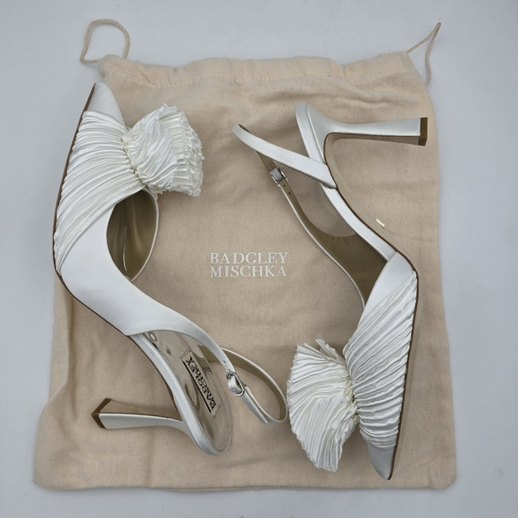 NIB Badgley Mischka Blaire Pleated Satin Slingback Heels w/ Floral Detail, White - Picture 14 of 16